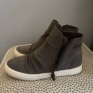 Sperry zip up boot sneakers